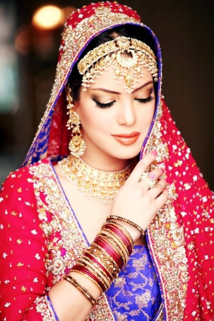 bridal makeup at beauty parlour
